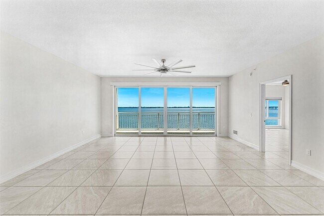 Building Photo - 1435 S Harbor City Blvd