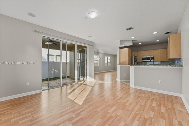 Building Photo - 2238 SW 125th Ave