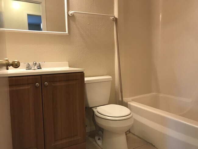 Building Photo - 5874 Castle Run Dr