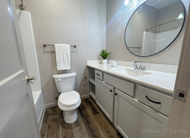 Building Photo - 2 Bedroom  2 Bath Garden Level on Table Rock Lake - Lakeside Apartment Branson, MO - Flexible Lea...