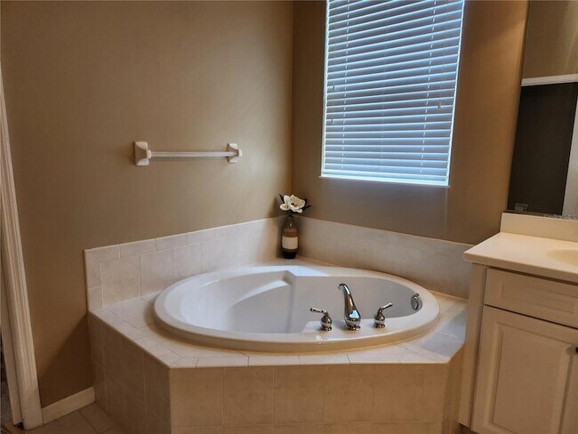 Building Photo - 6496 Rookery Cir