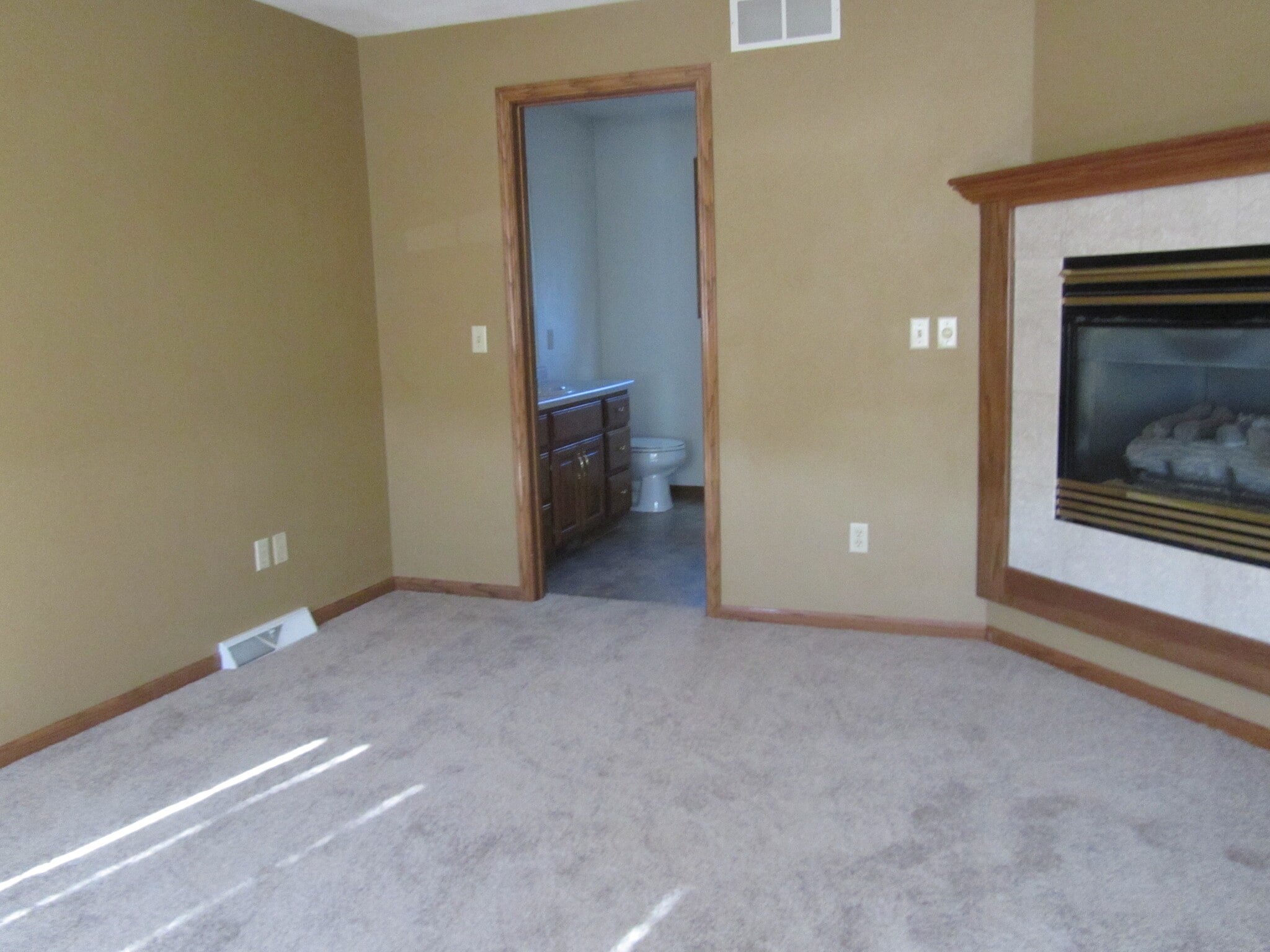 Building Photo - N511 Willowcrest Ct