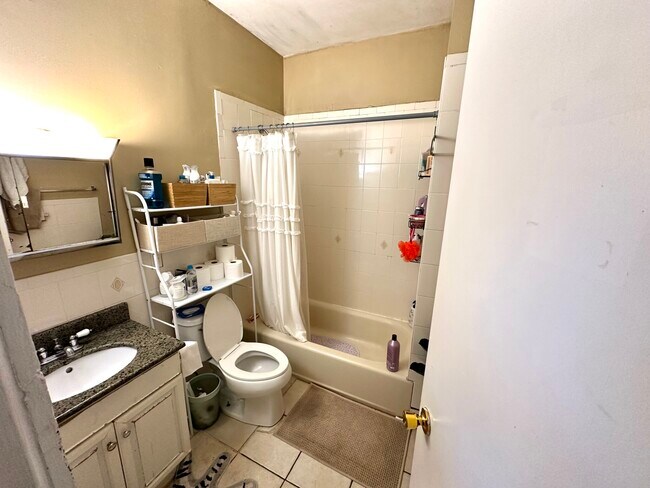 Building Photo - 68 Egmont St