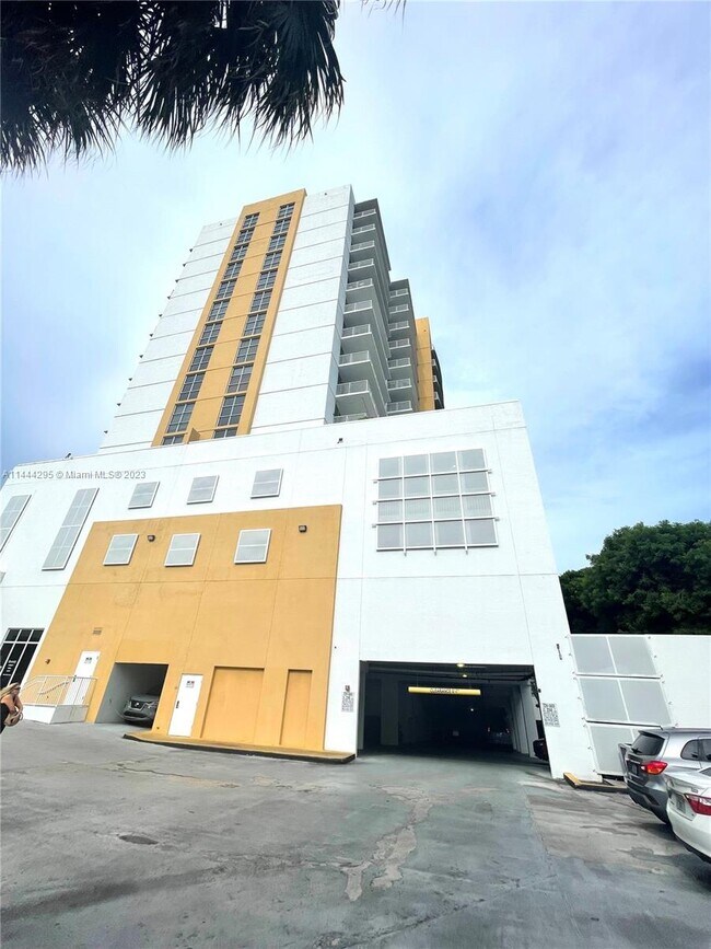 Building Photo - 900 SW 8th St