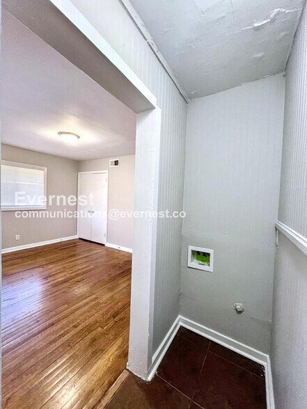 Building Photo - 4146 Rhodes Ave