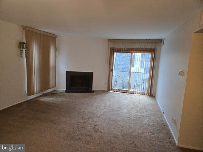 Building Photo - 25 S Church Rd