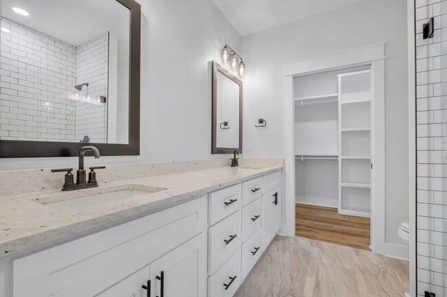 Building Photo - 80 Capri Ln