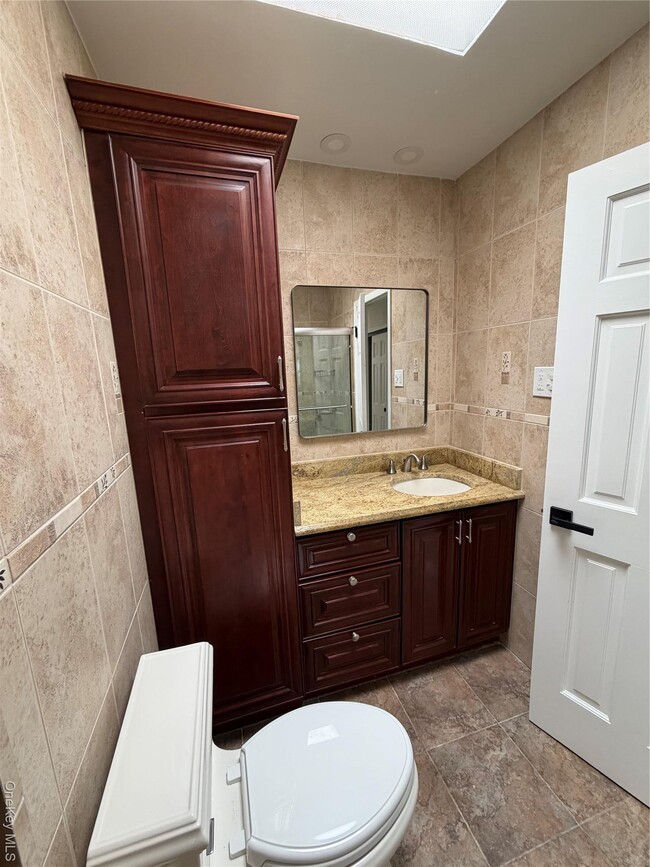 Building Photo - 144-50 25th Rd