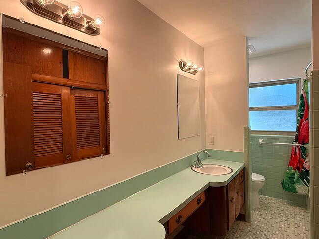 Building Photo - 378 El Rey Ave