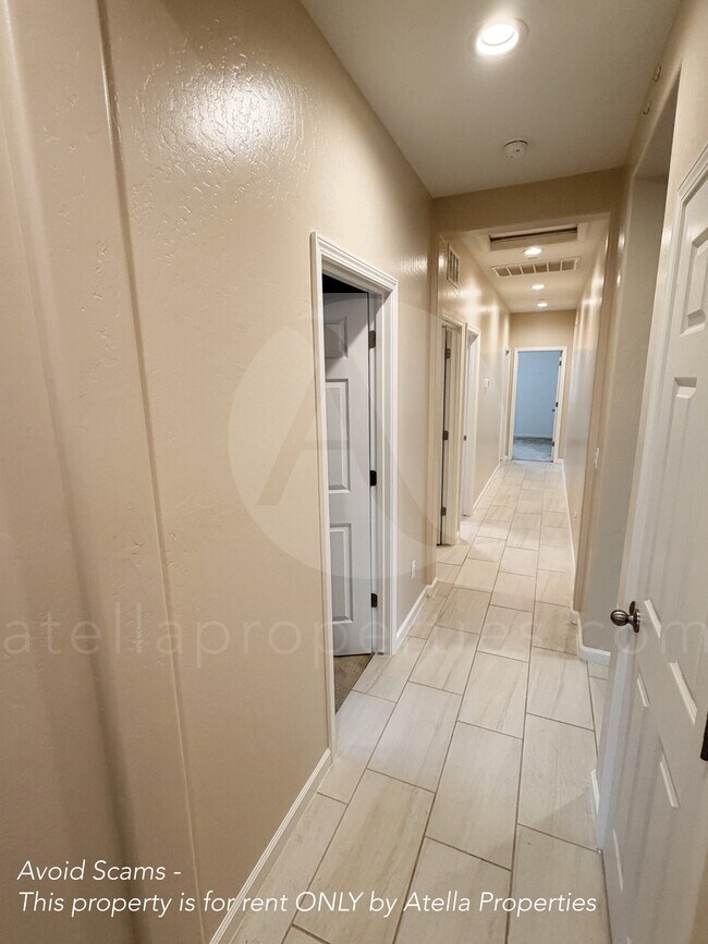 Building Photo - 654 Melbourne Way