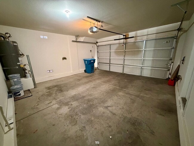 Building Photo - 3 story in Silverado Ranch