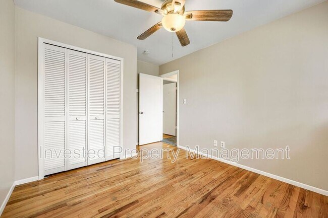 Building Photo - 403 Elmwood Dr