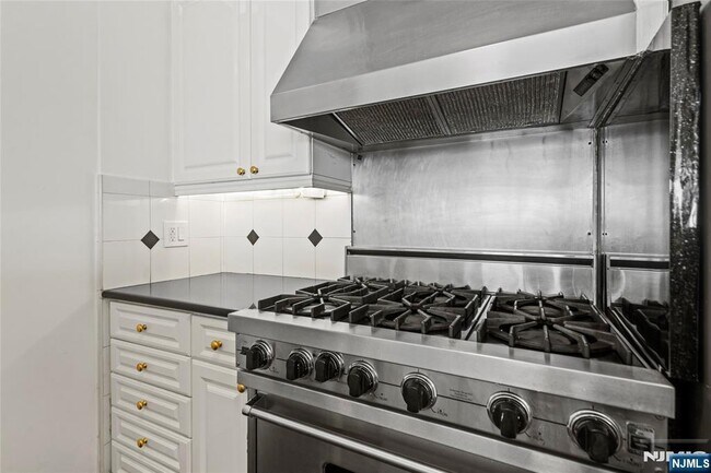 Building Photo - 7004 JFK Blvd E