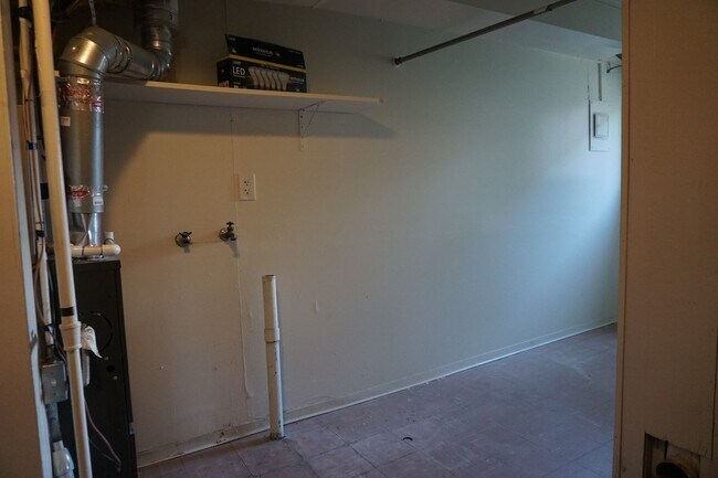 Building Photo - 1508-1512 Duplex