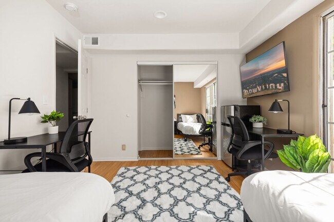 Building Photo - 10777 Ashton Ave