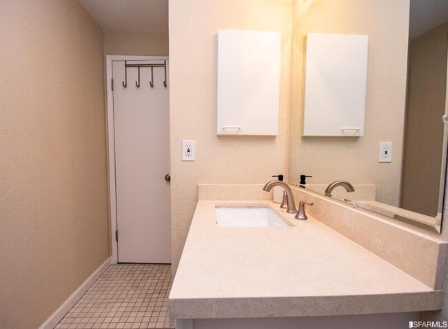 Building Photo - 201 Harrison St