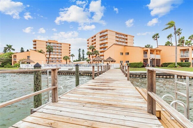 Building Photo - 7430 Sunshine Skyway Ln S