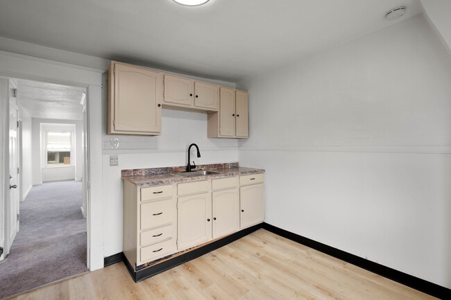 Primary Photo - 129 Newburn Ave
