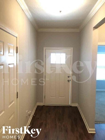 Building Photo - 5037 Bella Ct