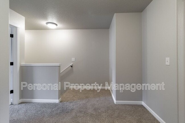 Building Photo - 11212 NE 14th Ct