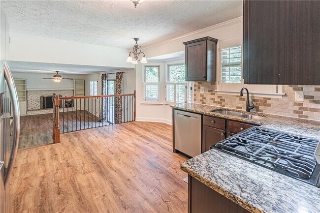 Building Photo - 9630 Pine Thicket Way