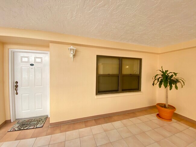 Building Photo - 6650 Sunset Way