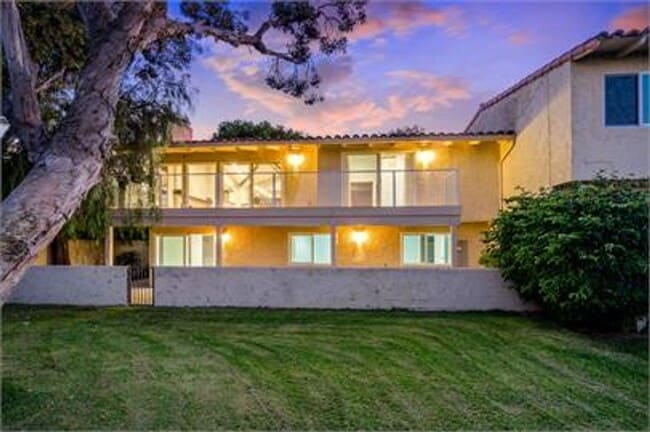 Building Photo - Large 5 bed Masterpiece Home with Back Bay...