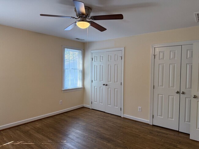 Building Photo - Gorgeous 4-Bedroom Home on a Cul-de-Sac wi...