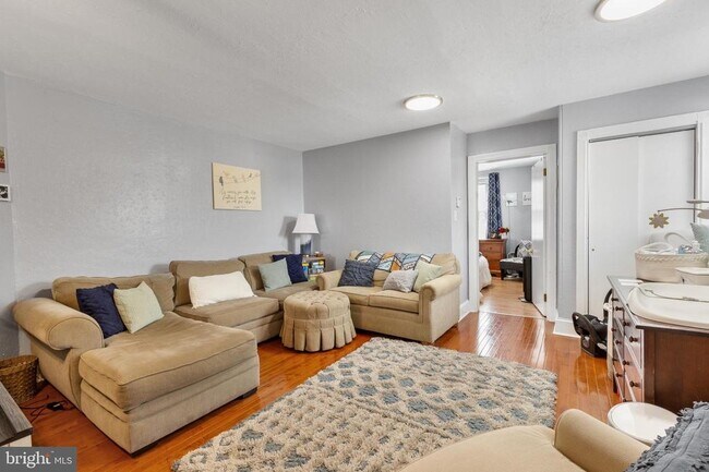 Building Photo - 158 Montgomery Ave