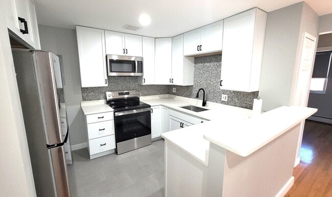 Building Photo - 133 Warren St