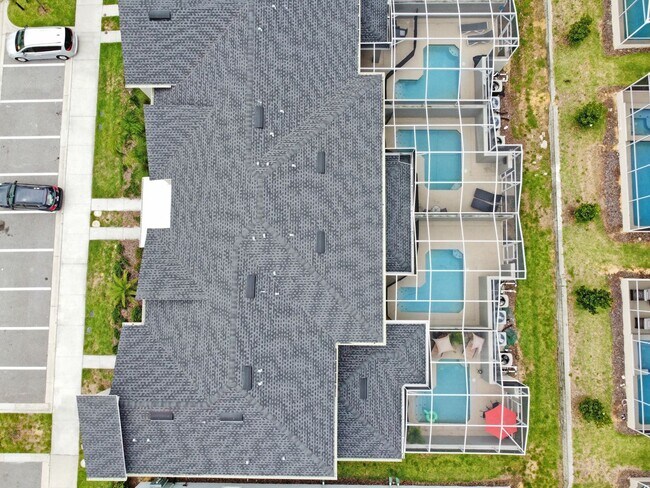 Building Photo - Pool Townhome Now Available