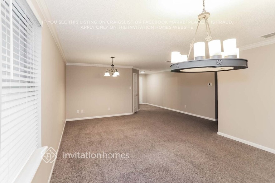 Building Photo - 1828 Lariat Dr