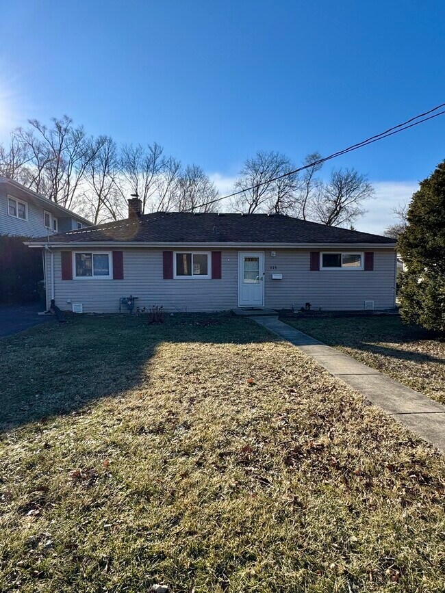 Building Photo - 115 W Helen Rd