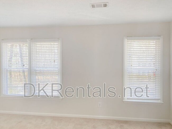 Building Photo - 860 Crab Orchard Dr