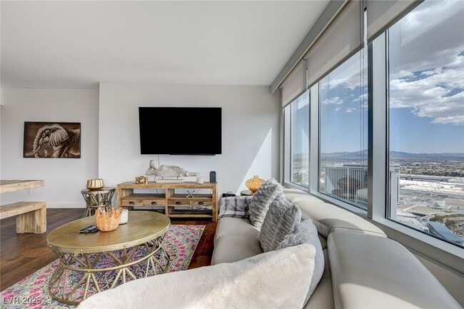 Building Photo - 222 Karen Ave