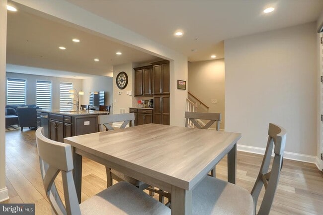 Building Photo - 3219 Wayland Rd