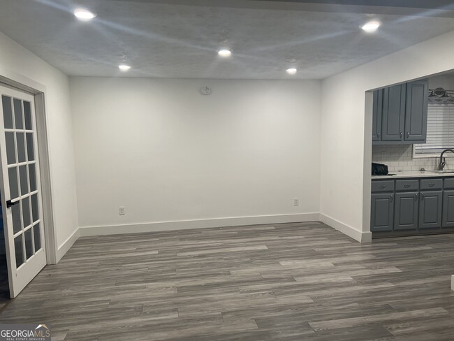 Building Photo - 5455 Forest Falls Dr