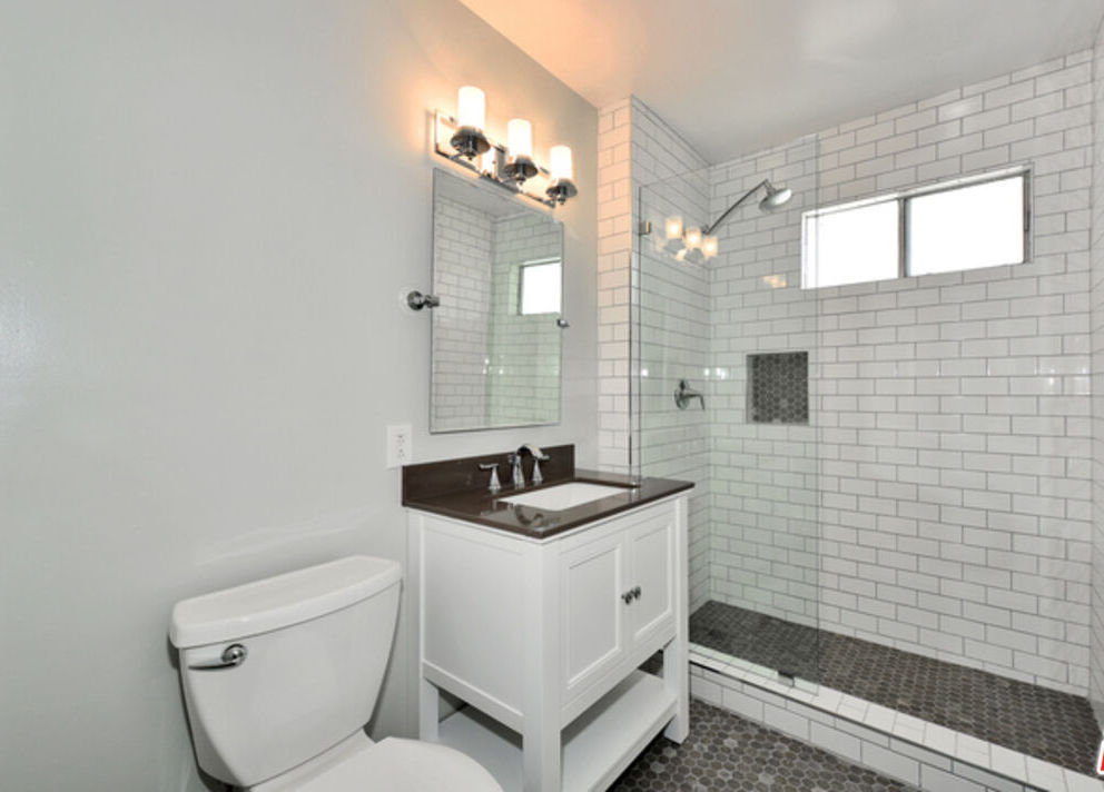 Building Photo - 2427 Centinela Ave