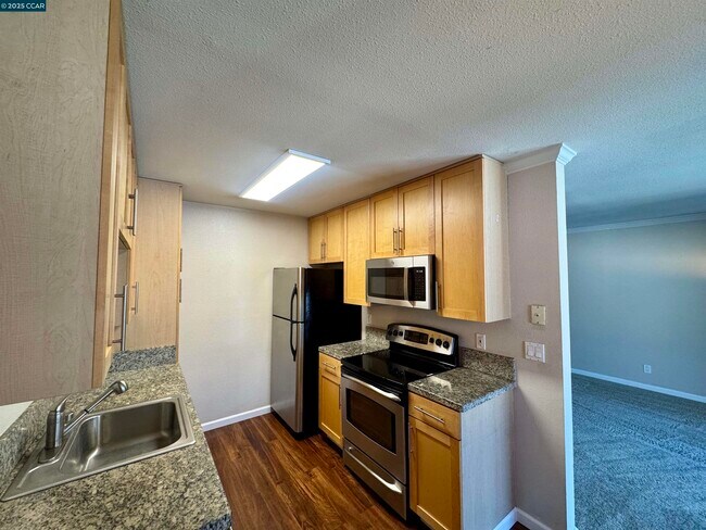Building Photo - 315 Masters Ct