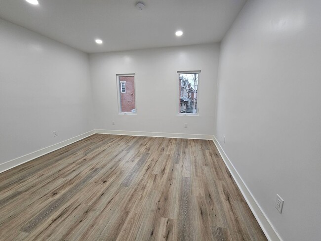 Building Photo - Amazing 3 bed 2.5 bath house for rent in L...