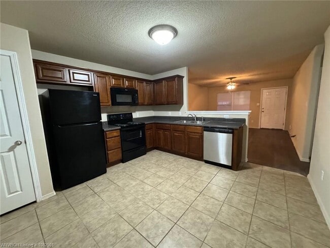 Building Photo - 6510 Huntington Ct