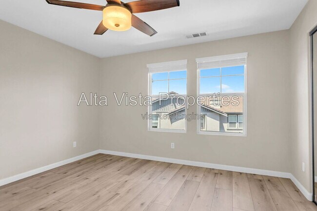 Building Photo - 16912 Laurel Hill Ln