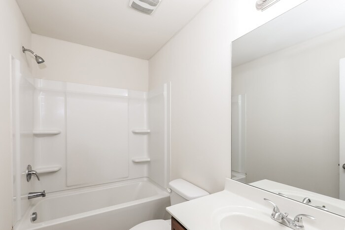 Building Photo - 1300 Forsythia Wy