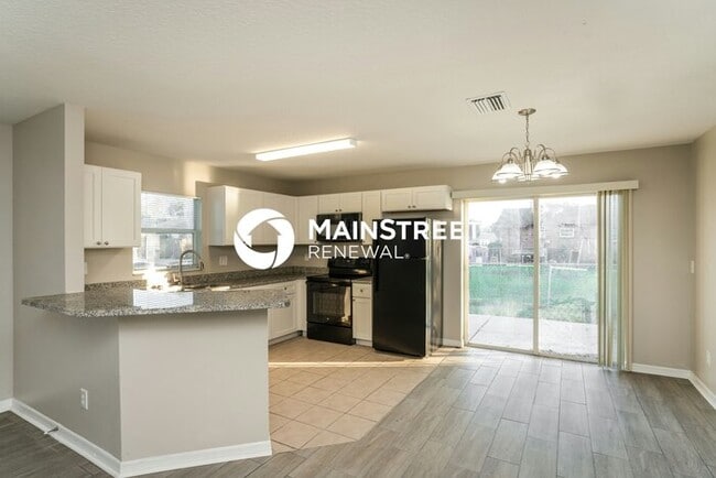 Building Photo - 3 Bedroom Pet-Friendly Home in St Petersbu...