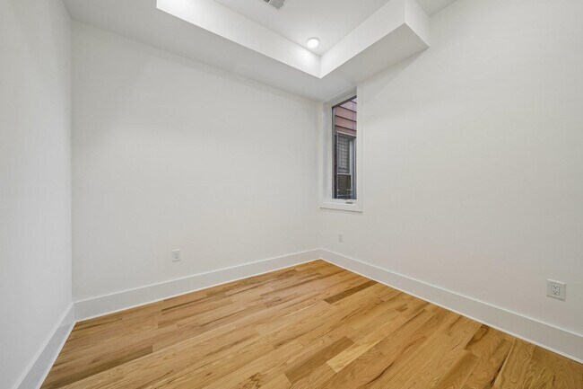 Building Photo - 169 Bowers St