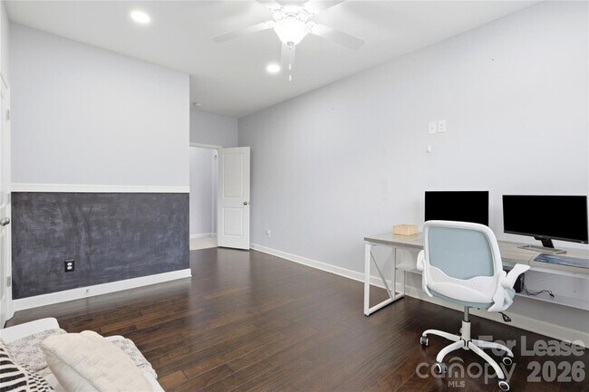 Building Photo - 5401 Meadowcroft Way
