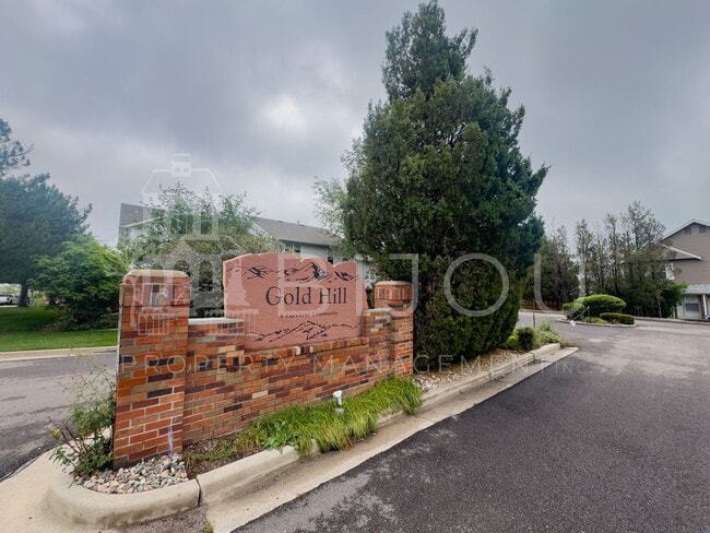 Building Photo - Gold Hill Townhome
