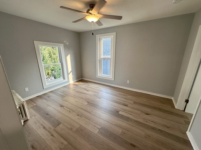 Primary Photo - 2031 E Washington Ave