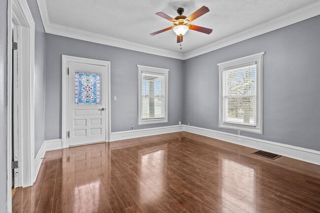 Building Photo - 116 Olive St