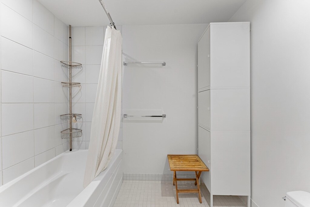 Building Photo - 88 Kingston St